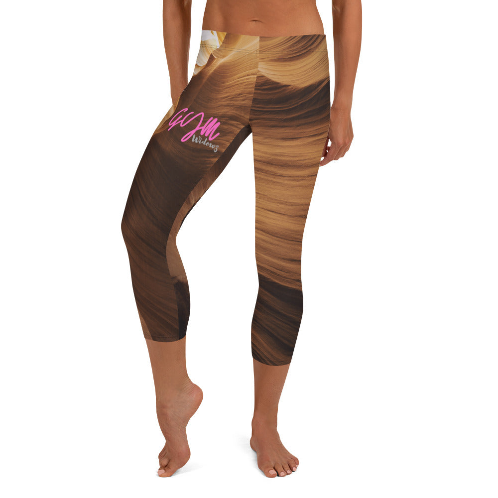 GymWidowz Capri Leggings - Phoenix