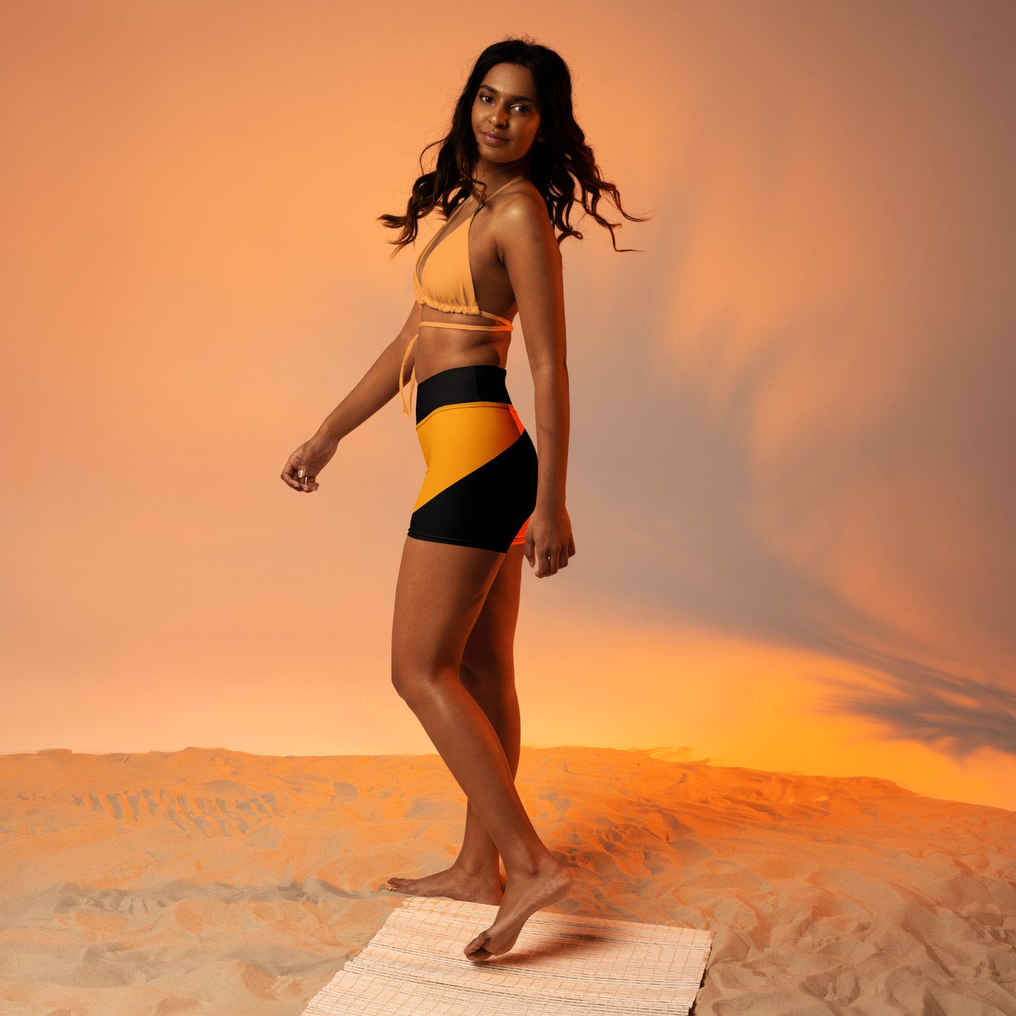 GymWidowz Yoga Shorts - Abstract Black/Yellow